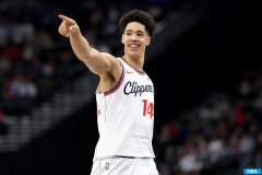 卢：尼德豪泽的防守能改变比赛 他接下来需多投篮&多参与挡拆外弹